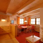 Garni Romantika 3* Серфаус