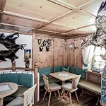Garni Romantika 3* Серфаус